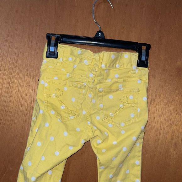 •THE CHILDREN’S PLACE• yellow skinny pants with white polka dot size 4. VGUC - Picture 4 of 5